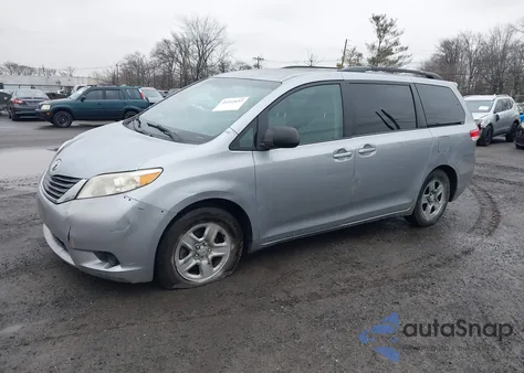 2011 Toyota Sienna Le V6 z USA, uszkodzony, nr VIN 5TDKK3DC5BS089489